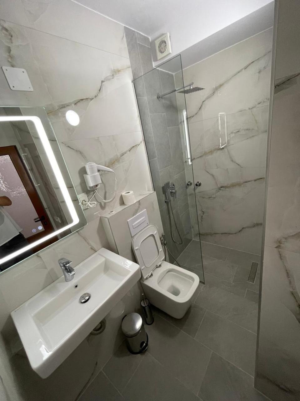 Hotel Belvedere Pogradec Extérieur photo